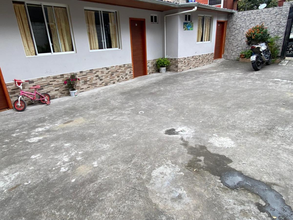 Hostal Locuras En El Cielo Baños Exterior foto